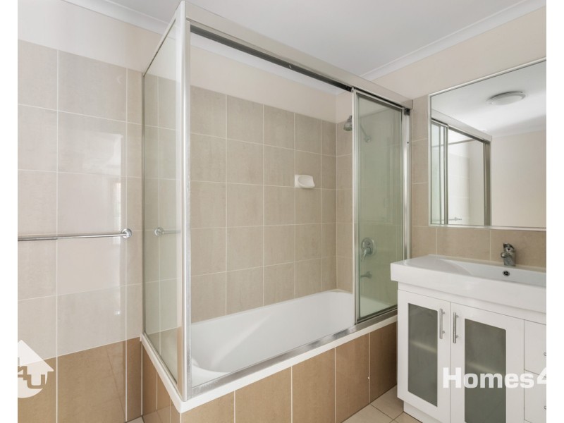 2/7 Annie Street, Woody Point QLD 4019