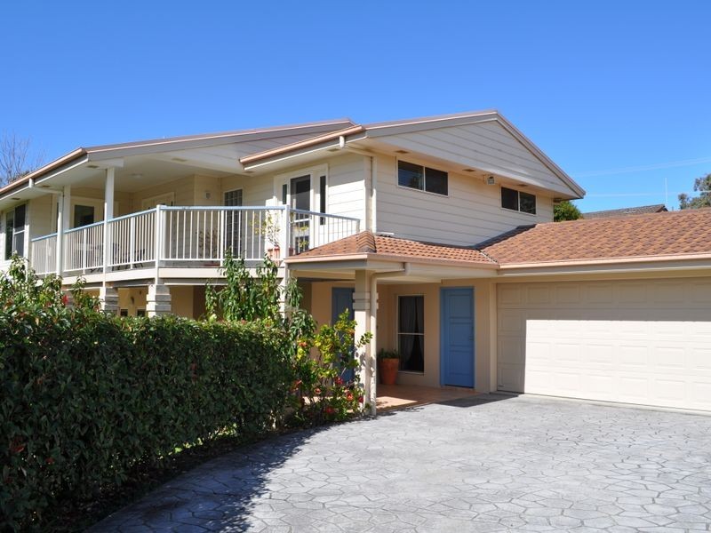 4 Panorama Parade, Safety Beach NSW 2456
