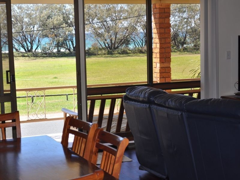 70 Sandy’s Beach Drive, Sandy Beach NSW 2456