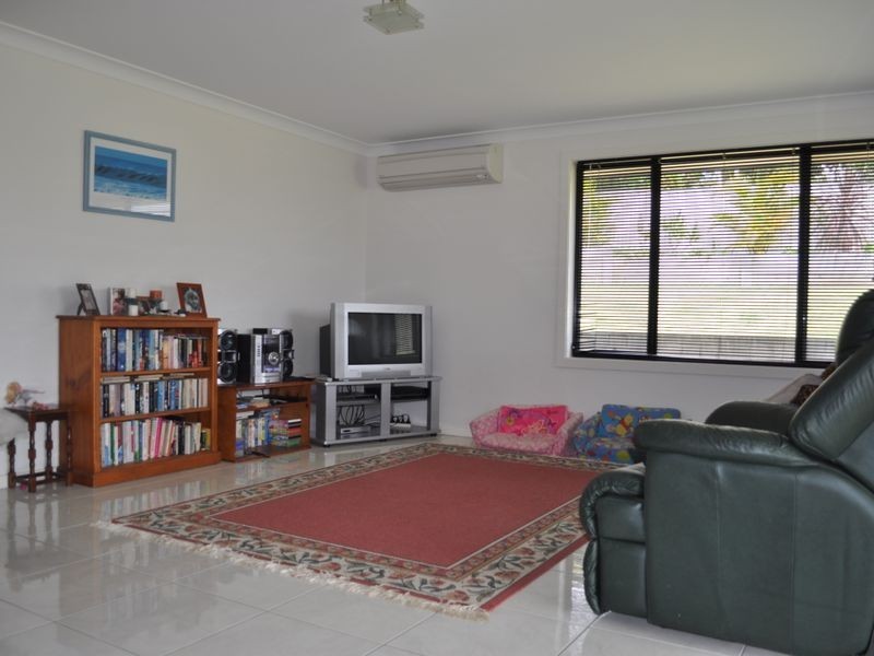 9 Mariner Drive, Safety Beach NSW 2456