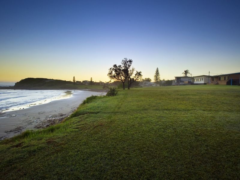 8 First Avenue, Arrawarra Headland NSW 2456