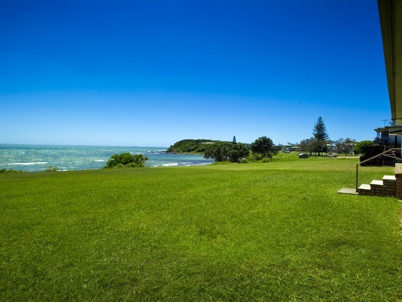8 First Avenue, Arrawarra Headland NSW 2456
