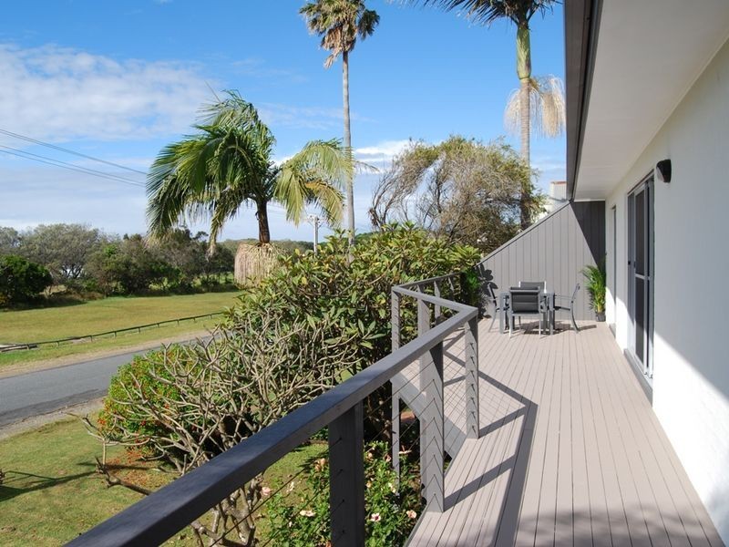 52 Sandy’s Beach Drive, Sandy Beach NSW 2456