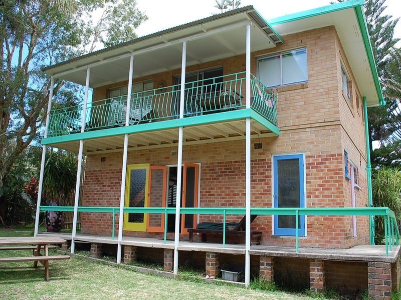 2 Wallace Street, Scotts Head NSW 2447