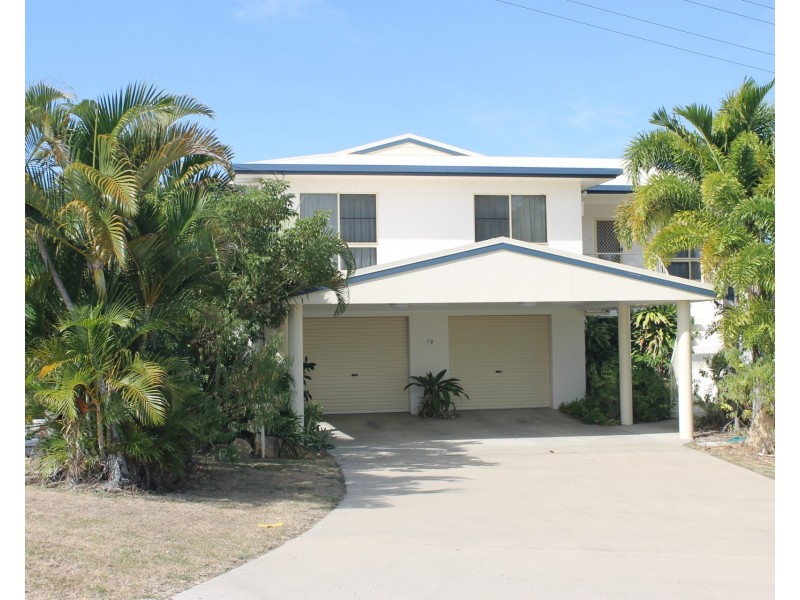 79 Livinstone Street, Bowen QLD 4805