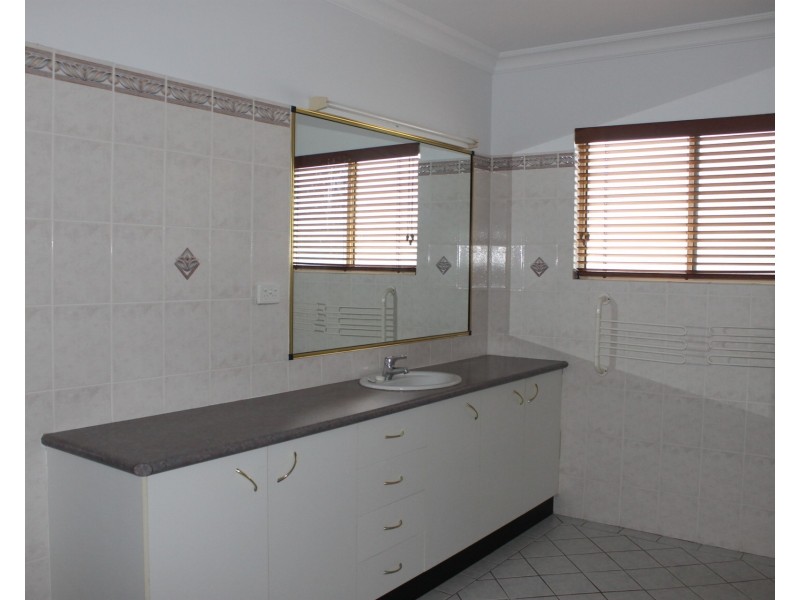 79 Livinstone Street, Bowen QLD 4805