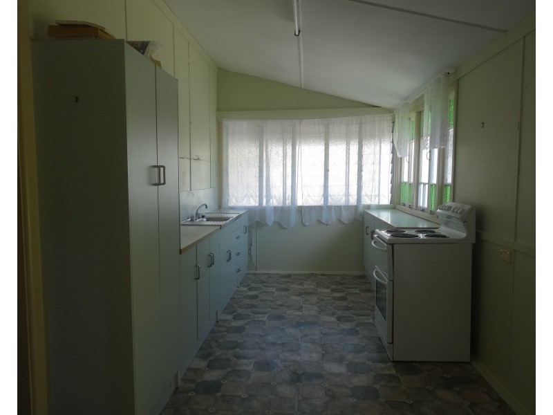 39 Sinclair Street, Bowen QLD 4805