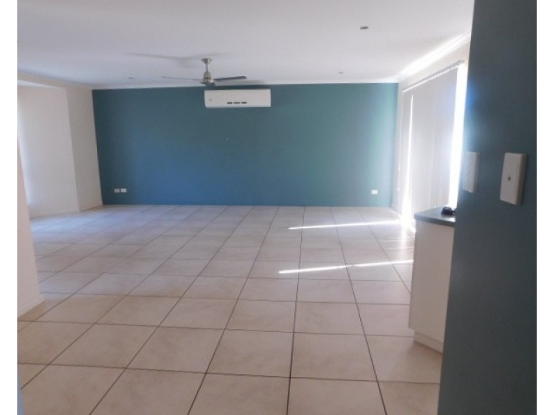 4 Allan Place, Bowen QLD 4805