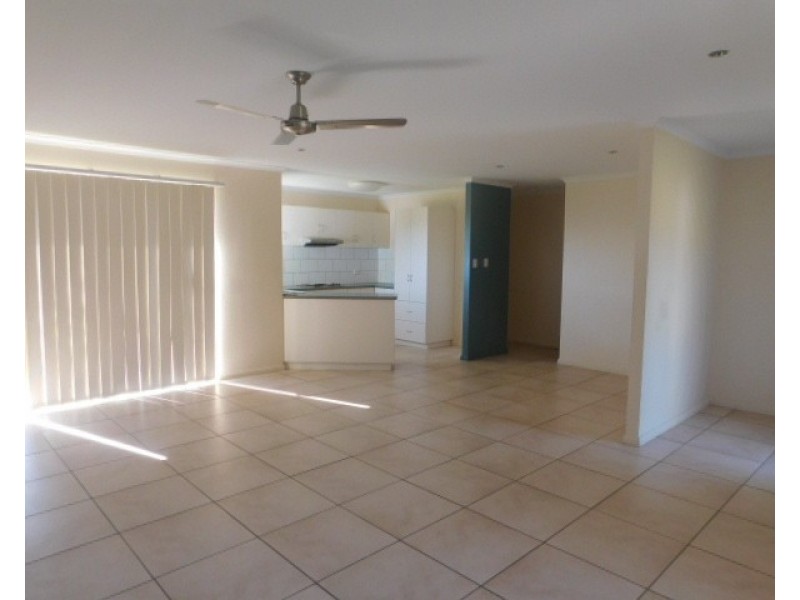 4 Allan Place, Bowen QLD 4805
