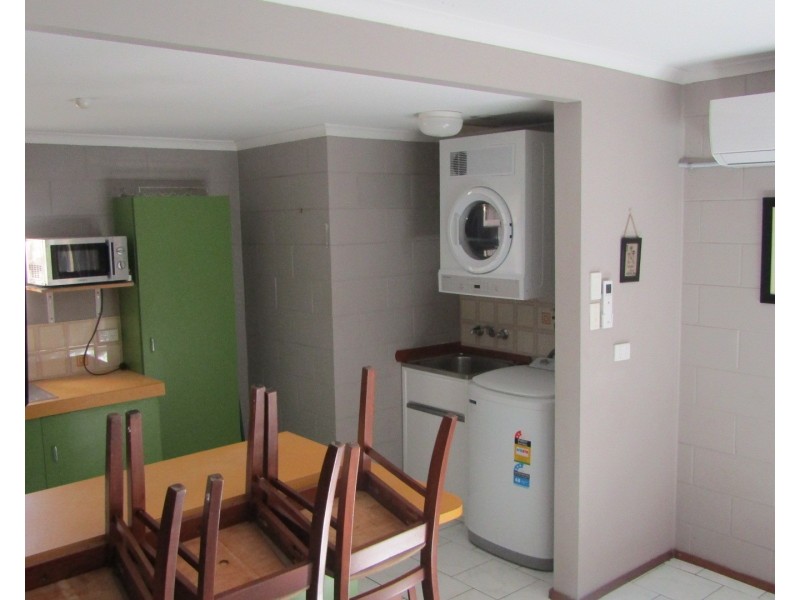 4/2a Powell Street, Bowen QLD 4805