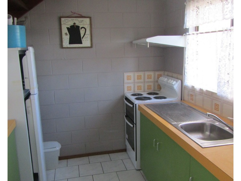 4/2a Powell Street, Bowen QLD 4805