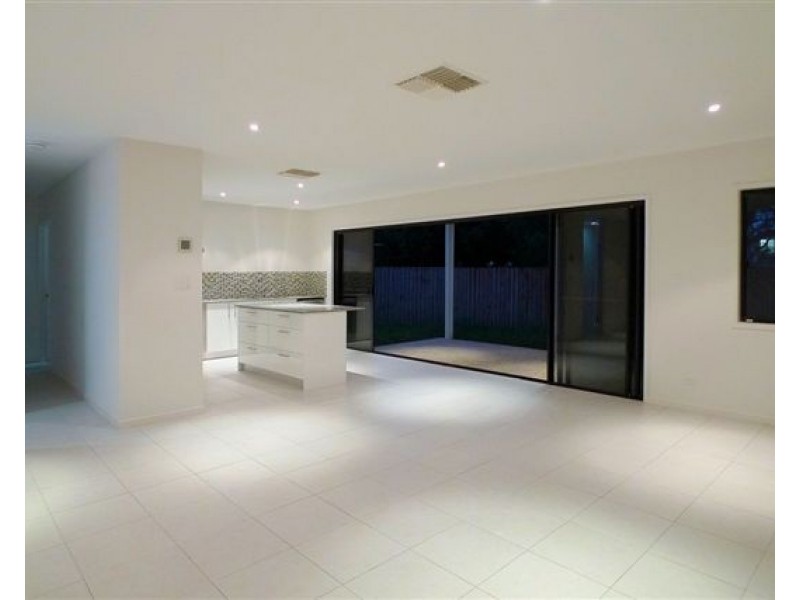 2/11 Field Street, Bowen QLD 4805