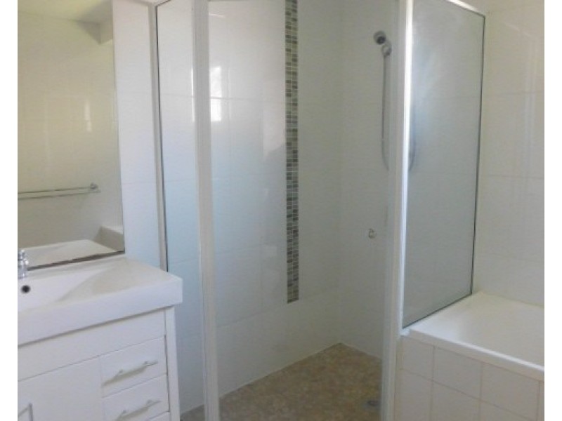 2/11 Field Street, Bowen QLD 4805