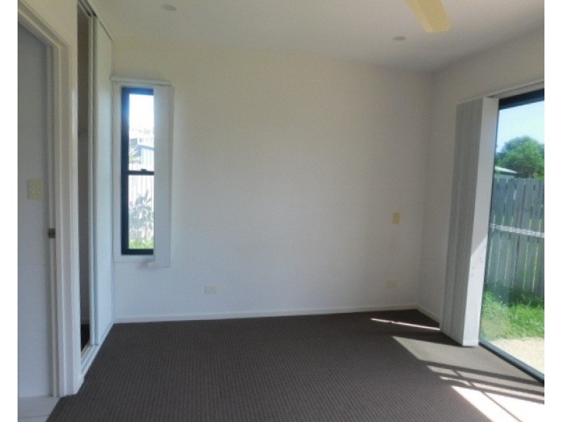 2/11 Field Street, Bowen QLD 4805