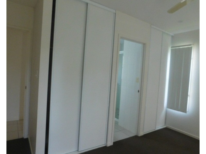 2/11 Field Street, Bowen QLD 4805