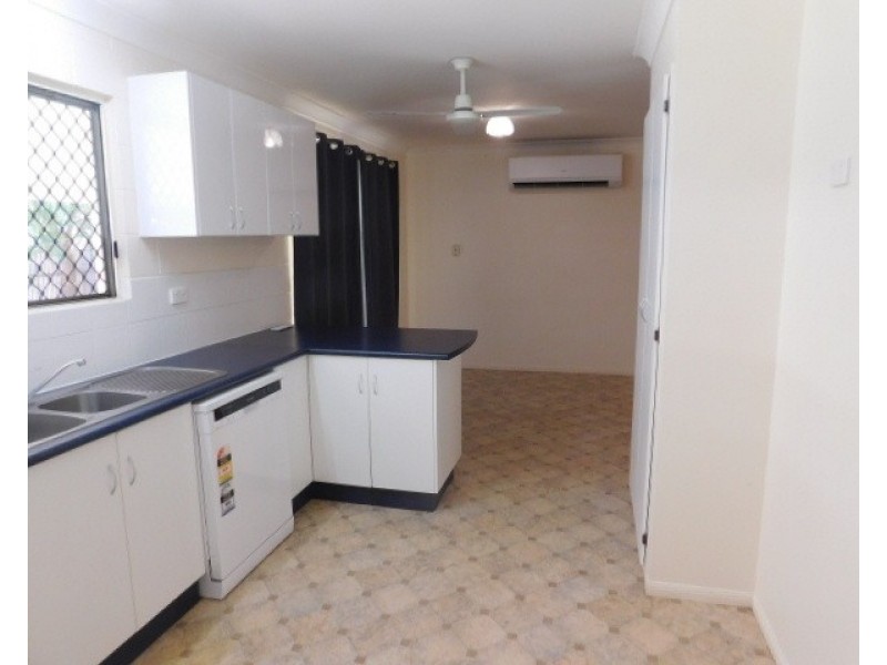 32 Crofton Street, Bowen QLD 4805