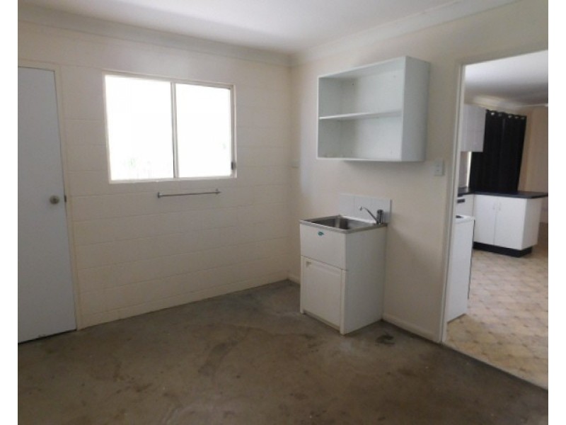 32 Crofton Street, Bowen QLD 4805