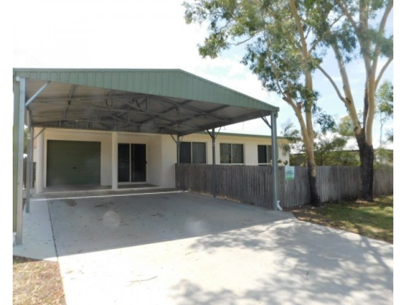 32 Crofton Street, Bowen QLD 4805