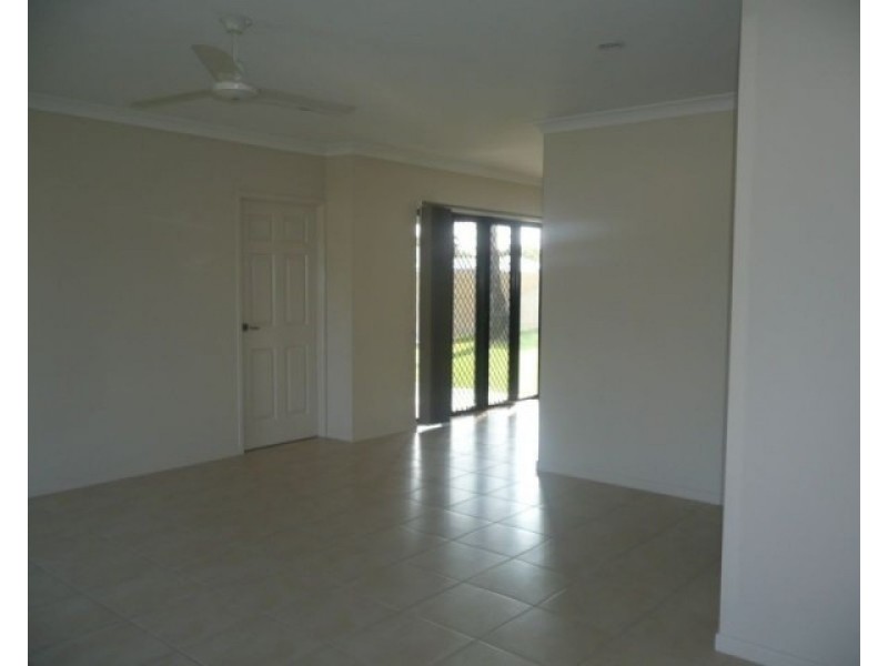 12 Nautilus St, Bowen QLD 4805