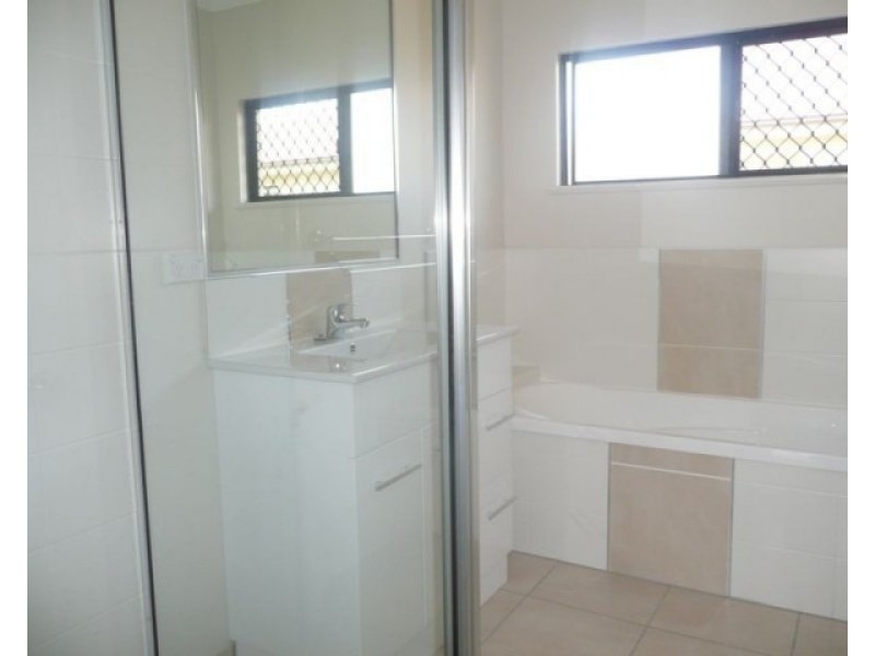 12 Nautilus St, Bowen QLD 4805