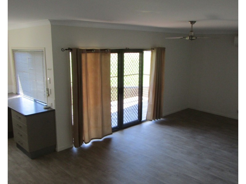 2/34 St Kilda Street, Bowen QLD 4805