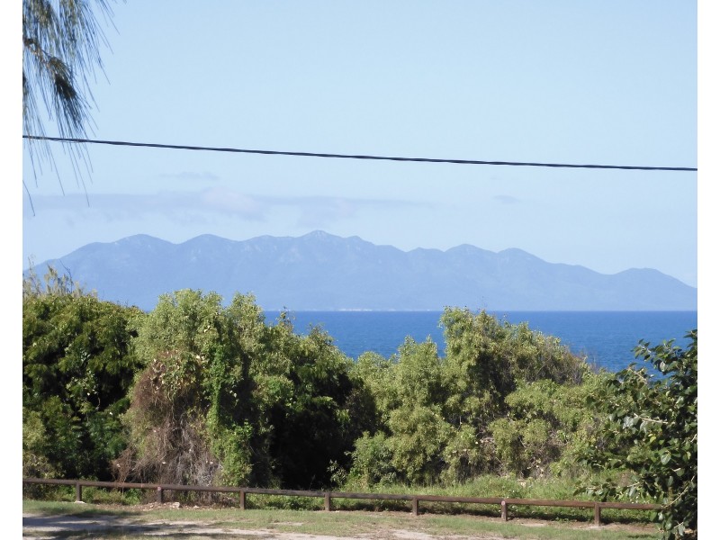 23 Bluewater Parade, Bowen QLD 4805