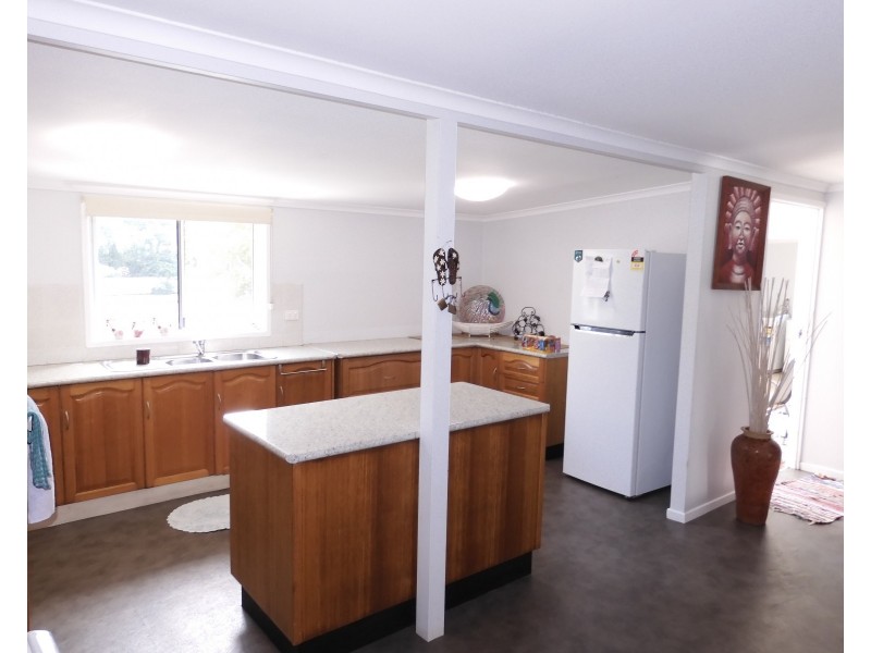 60 Livingstone Street, Bowen QLD 4805
