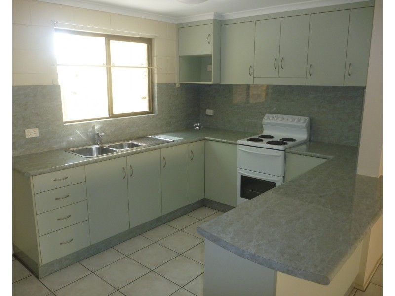 7/2a Powell Street, Bowen QLD 4805