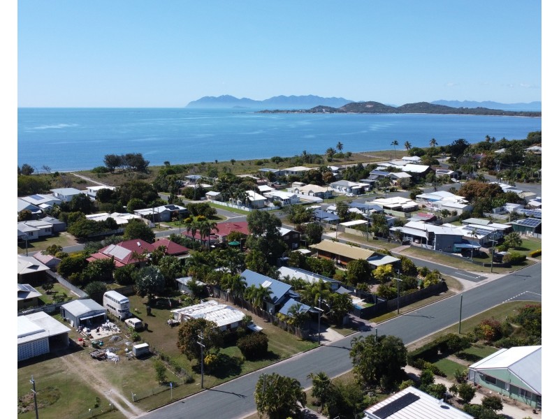 25 Gloucester Street, Bowen QLD 4805
