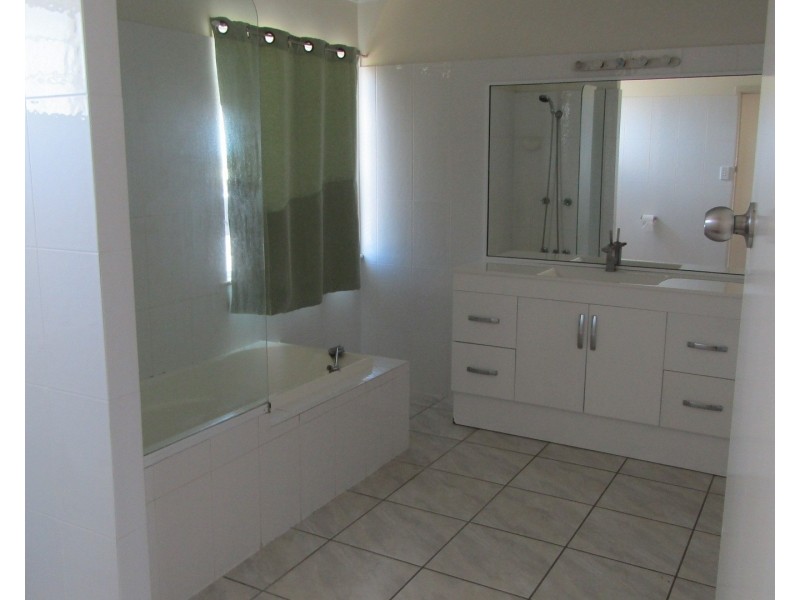13 Harrison Court, Bowen QLD 4805