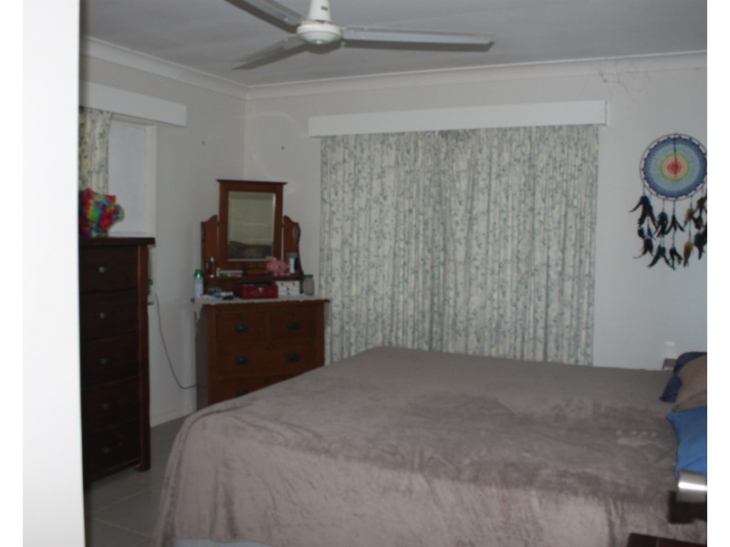 6 Rodney Street, Bowen QLD 4805