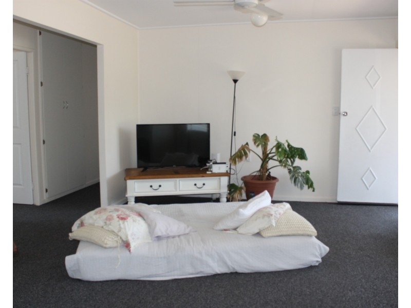 28 Livingstone Street, Bowen QLD 4805