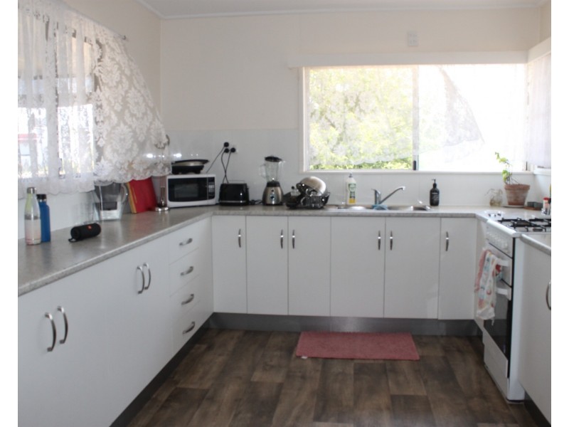 28 Livingstone Street, Bowen QLD 4805