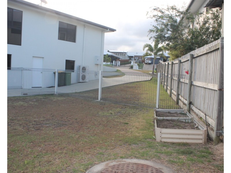 16 Silk Road, Bowen QLD 4805