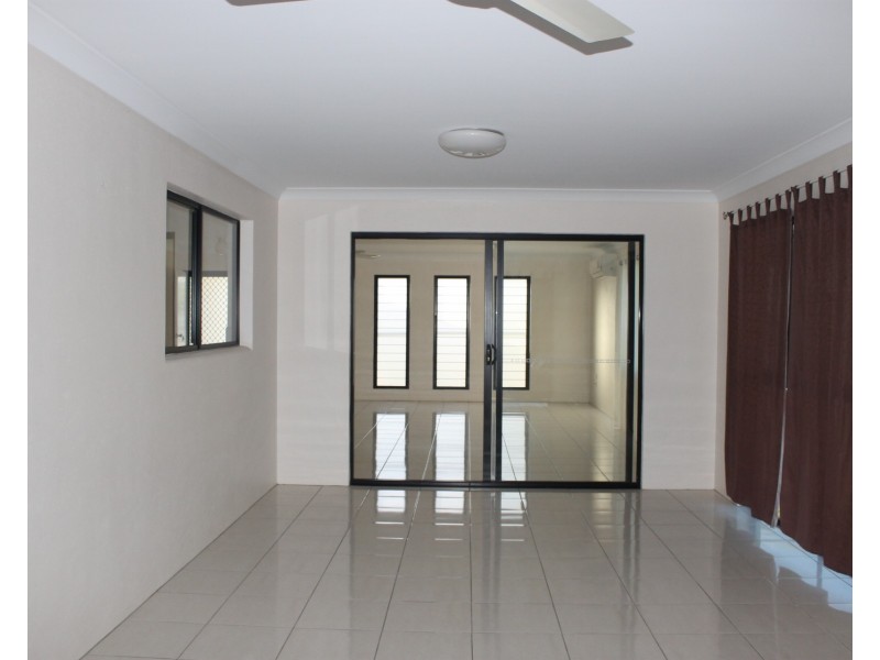 16 Silk Road, Bowen QLD 4805