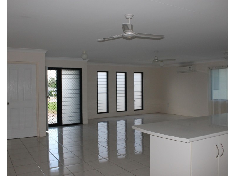 16 Silk Road, Bowen QLD 4805