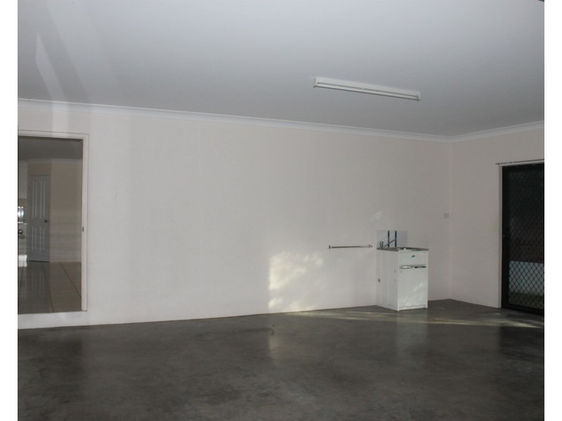 16 Silk Road, Bowen QLD 4805