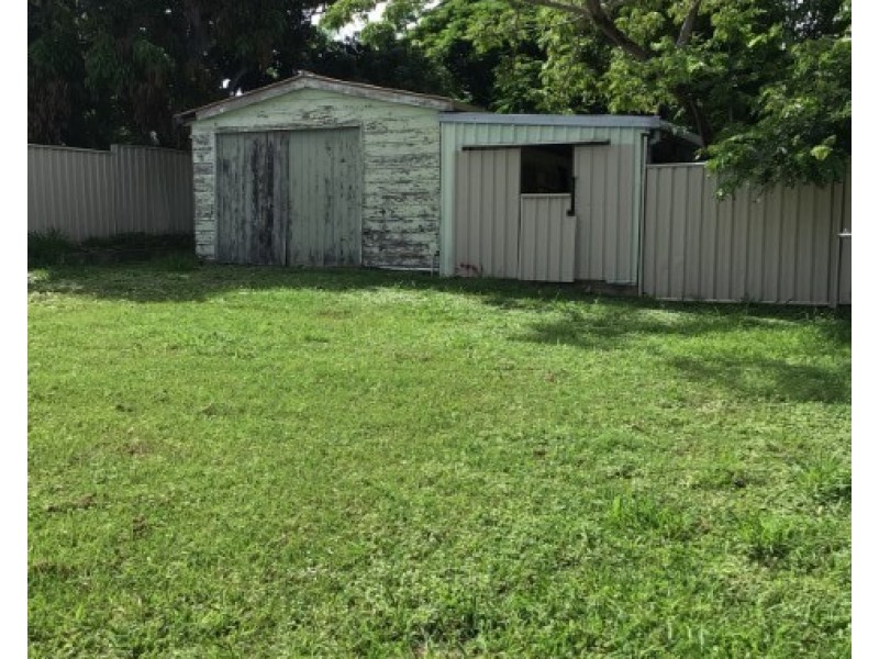 9 Livingstone St, Bowen QLD 4805