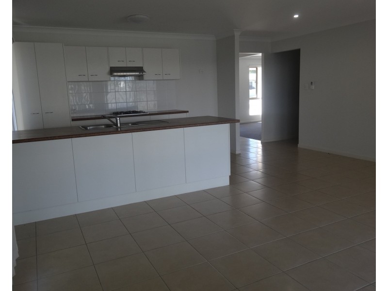 7 Oak Crescent, Bowen QLD 4805