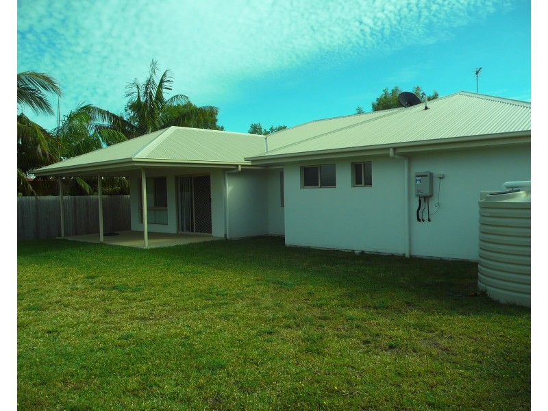 7 Oak Crescent, Bowen QLD 4805