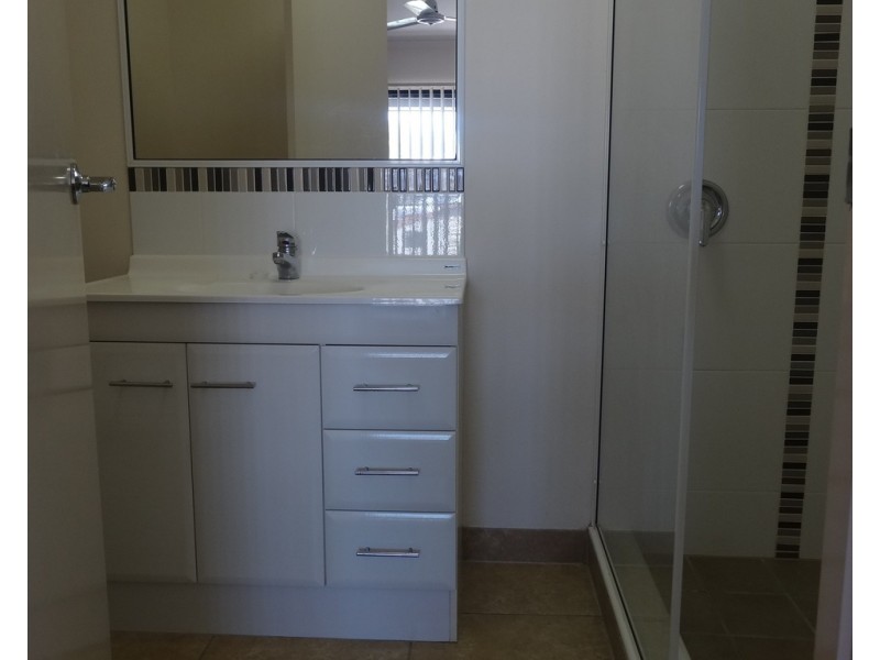 2/34 Poole Street, Bowen QLD 4805