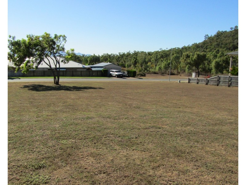 126-128 Ocean View Drive, Bowen QLD 4805