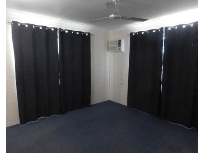 32 Crofton Street, Bowen QLD 4805