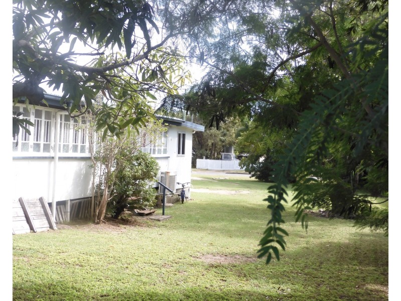 60 Livingstone Street, Bowen QLD 4805