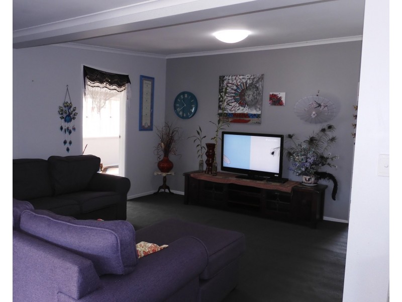 60 Livingstone Street, Bowen QLD 4805