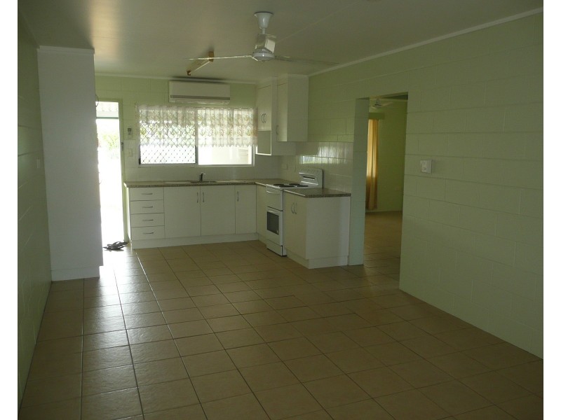 25 Gloucester Street, Bowen QLD 4805