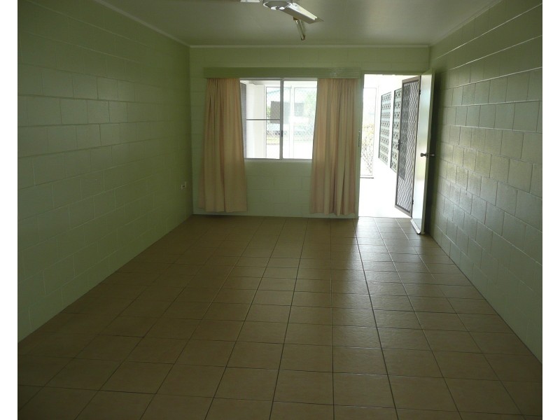 25 Gloucester Street, Bowen QLD 4805