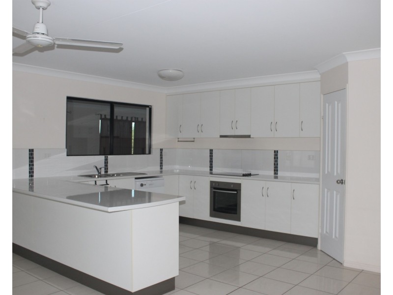 16 Silk Road, Bowen QLD 4805