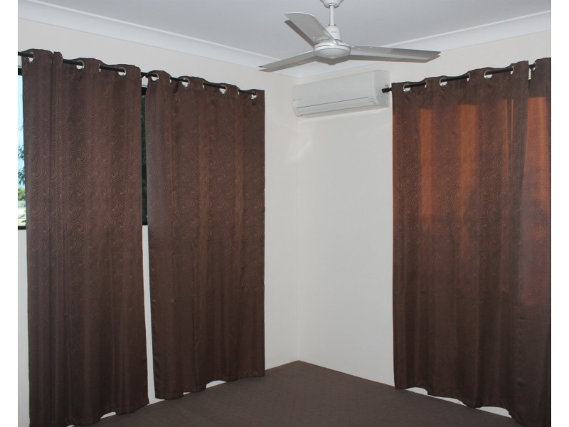 16 Silk Road, Bowen QLD 4805