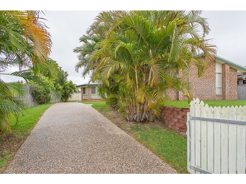 4 Sunseeker Court, Blacks Beach QLD 4740